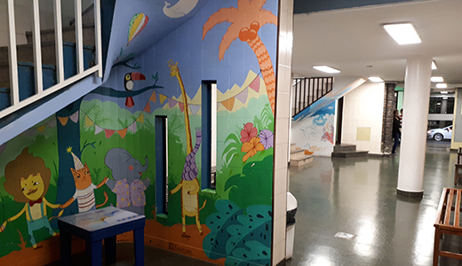 Mural escalera del Sanatorio Infantil San Lucas